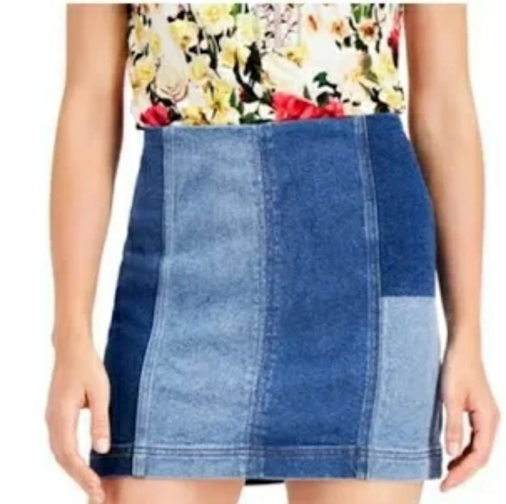 NWT Tinseltown Patchwork Two-Tone Denim Mini Skirt Size 7